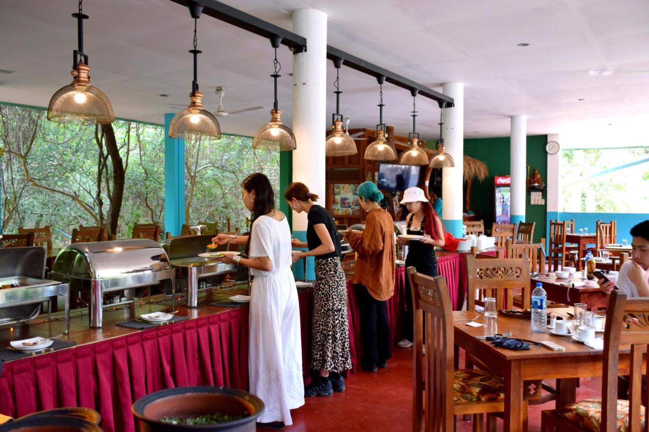 Hungry Lion Resort Sigiriya Exterior photo